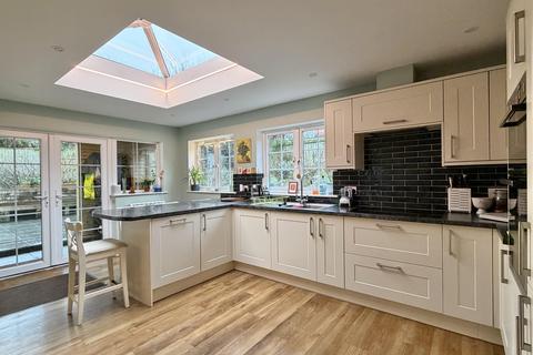 4 bedroom end of terrace house for sale, Croft Cottages, Croft Road, Ipplepen, Newton abbot
