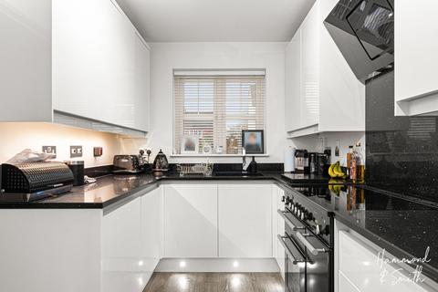 4 bedroom detached house for sale, Bridge Hill, Epping CM16