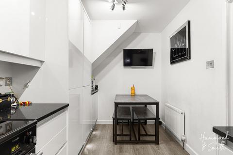 4 bedroom detached house for sale, Bridge Hill, Epping CM16