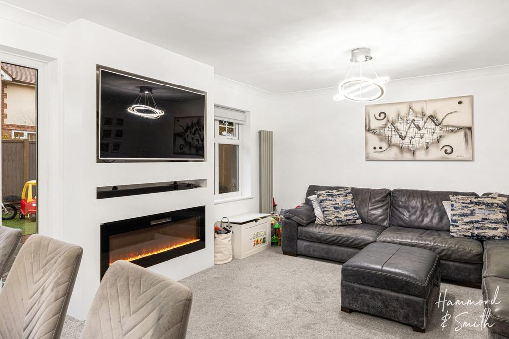 Lounge / Dining Room