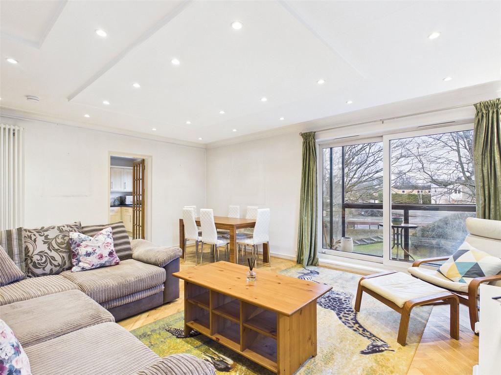 Apartment in Edinburgh, Cramond - View 2