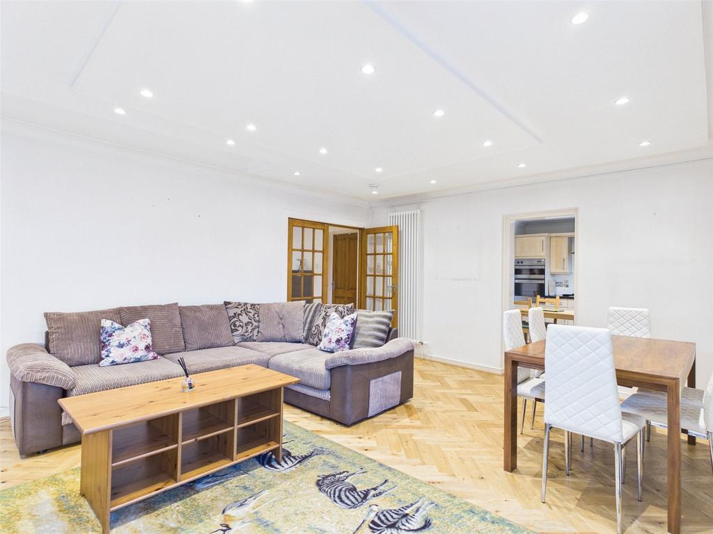 Apartment in Edinburgh, Cramond - View 3