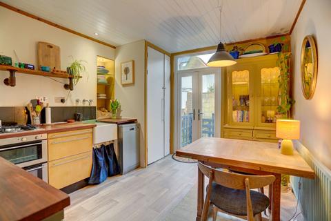 2 bedroom flat for sale, Compton Road, Brighton, BN1
