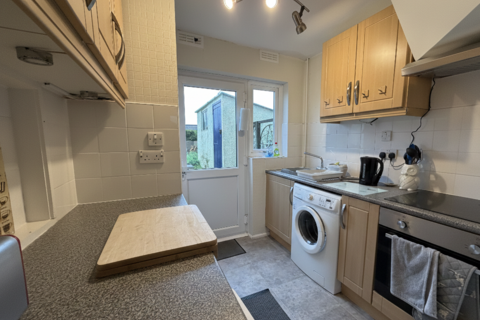 3 bedroom terraced house to rent, Grenville Avenue, Torquay
