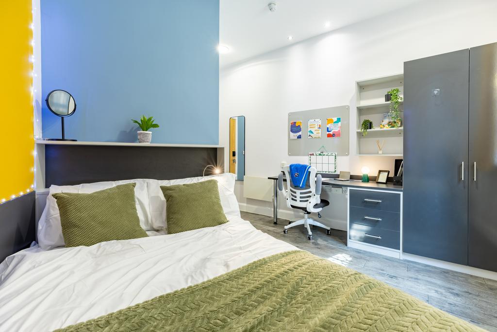 Standard En Suite (5) (1).jpg