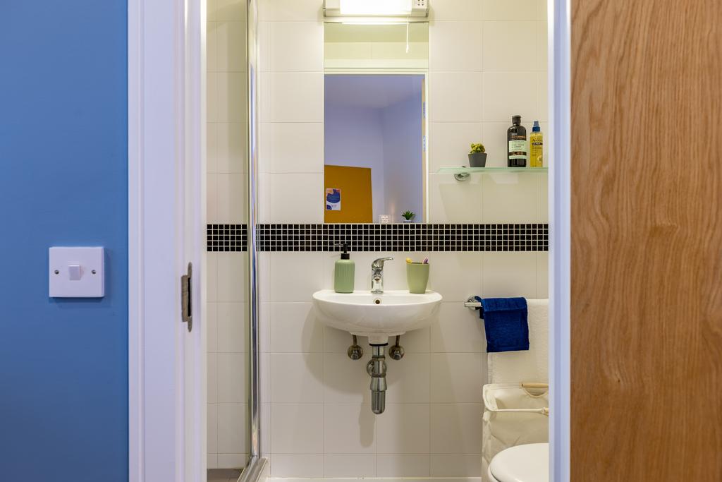 Standard Studio (17).jpg