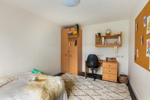 1 bedroom private hall to rent, Alderson Road North