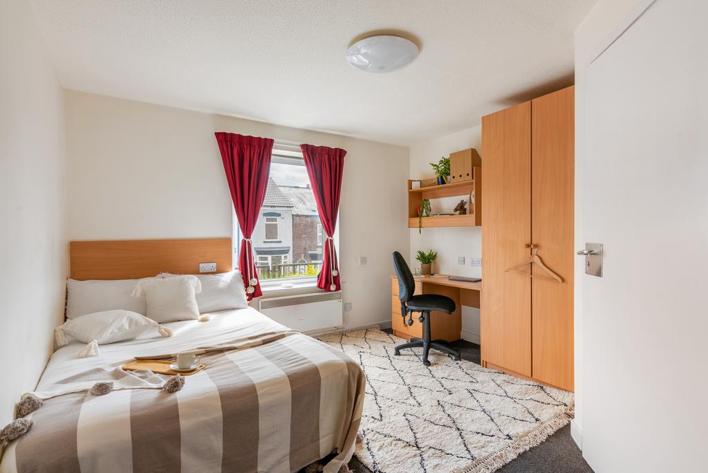 Classic Ensuite (3).jpg