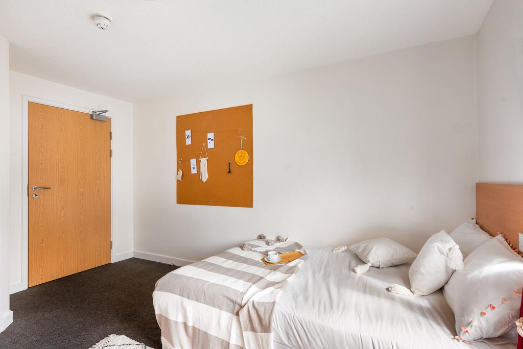 Classic Ensuite 2.jpg