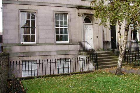 2 bedroom ground floor flat to rent, Leith Walk, Edinburgh EH6
