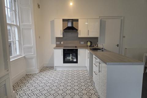 2 bedroom ground floor flat to rent, Leith Walk, Edinburgh EH6