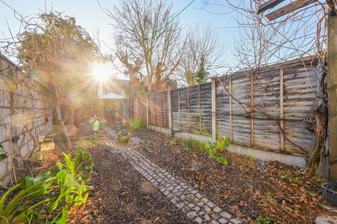 3 bedroom terraced house for sale, Fisher Street, Canning Town, London, E16
