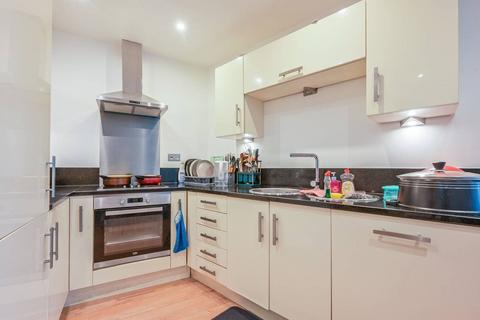 2 bedroom flat for sale, Albert Basin Way, E16, Gallions Reach, London, E16