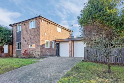 4 bedroom detached house for sale, Drumaline Ridge, Worcester Park KT4