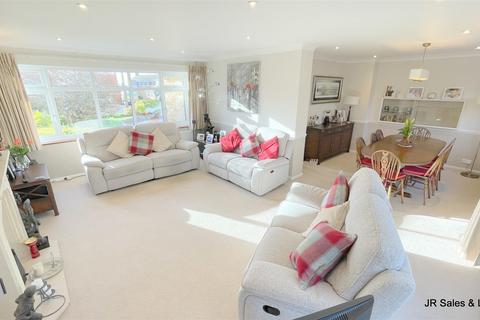 5 bedroom detached house for sale, Broadfields, Goffs Oak