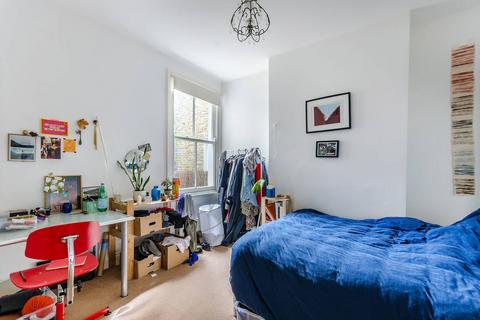 2 bedroom flat to rent, Kinsale Road, Peckham Rye, London, SE15