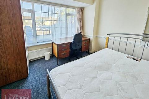 5 bedroom terraced house to rent, Cherry Way, Hatfield AL10
