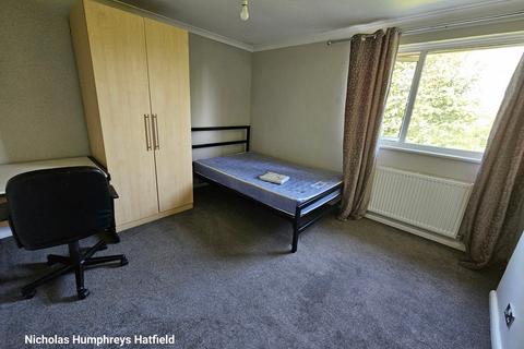 4 bedroom terraced house to rent, Cheviots, Hatfield AL10