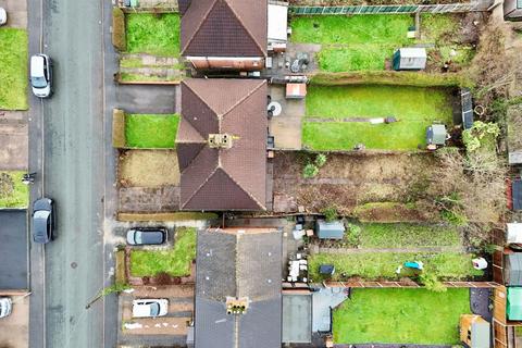 3 bedroom semi-detached house for sale, 20 Yew Tree Road, Walsall, WS5 4NQ