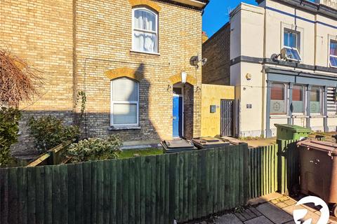 2 bedroom terraced house to rent, East Hill, Dartford, Kent, DA1
