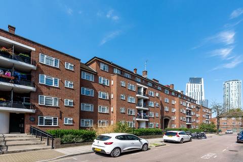 2 bedroom flat to rent, Wandsworth Road, Vauxhall, London, SW8