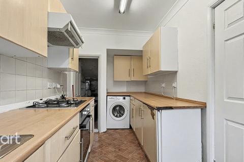 3 bedroom semi-detached house to rent, Linden Road, READING