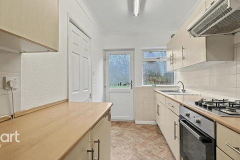 3 bedroom semi-detached house to rent, Linden Road, READING