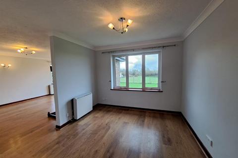 undefined, Summercourt