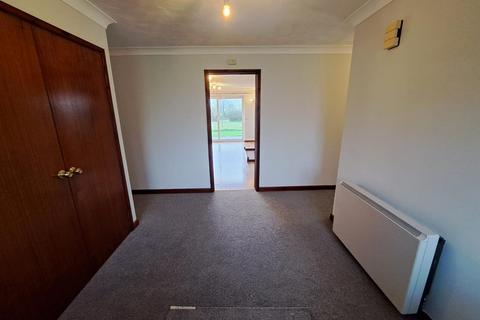 undefined, Summercourt