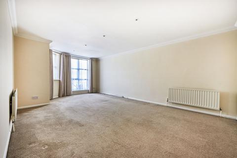 2 bedroom apartment to rent, Dexter Close, Herts AL1