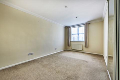 2 bedroom apartment to rent, Dexter Close, Herts AL1