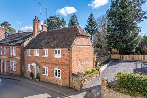 Shere Lane, Shere, Guildford, Surrey, GU5.