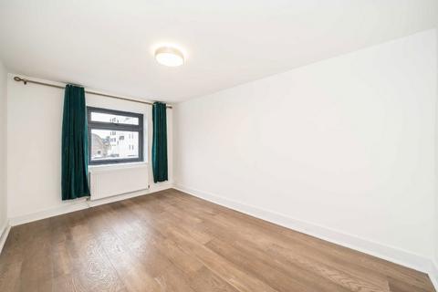 2 bedroom flat to rent, Edgeley Lane, London SW4