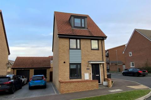 3 bedroom detached house for sale, Berrenda Avenue, Whitehouse, Milton Keynes