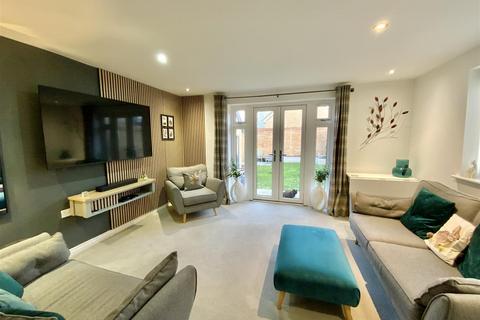 3 bedroom detached house for sale, Berrenda Avenue, Whitehouse, Milton Keynes