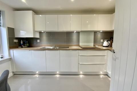 3 bedroom detached house for sale, Berrenda Avenue, Whitehouse, Milton Keynes