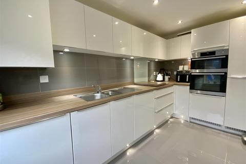3 bedroom detached house for sale, Berrenda Avenue, Whitehouse, Milton Keynes