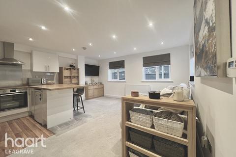 1 bedroom bungalow for sale, Chester Mews, Luton