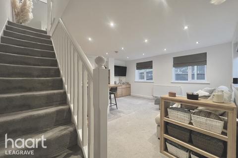 undefined, Chester Mews, Luton