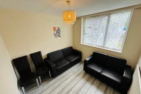 undefined, Tomlins Orchard, Barking, IG11