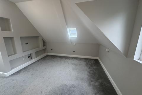 3 bedroom flat to rent, Croydon CR8