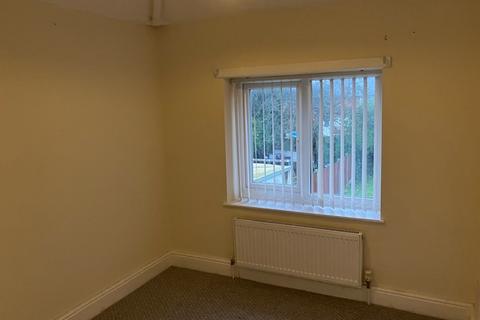 3 bedroom semi-detached house to rent, Bentley Drive, Walsall