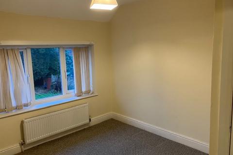 3 bedroom semi-detached house to rent, Bentley Drive, Walsall