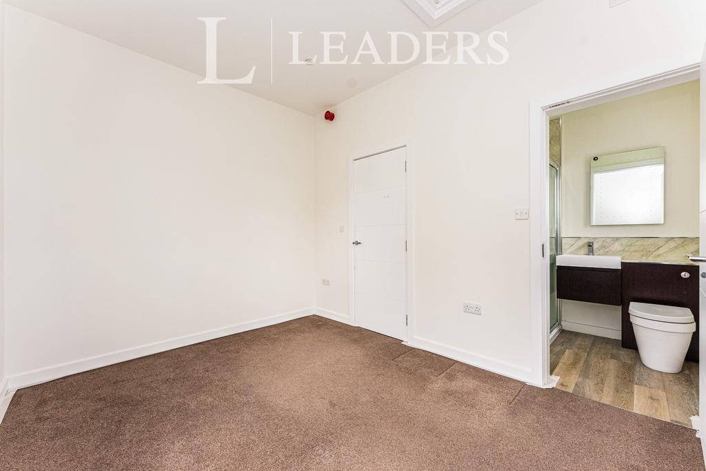 Bedroom and ensuite