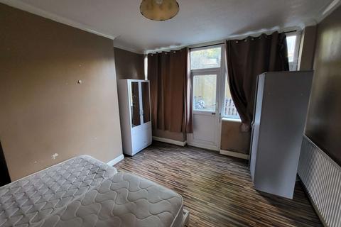 3 bedroom semi-detached house for sale, Luton LU1