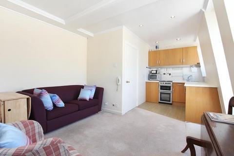 1 bedroom flat to rent, Elm Park Road, Chelsea, London, SW3