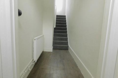 3 bedroom maisonette to rent, Southwater Road, East Sussex