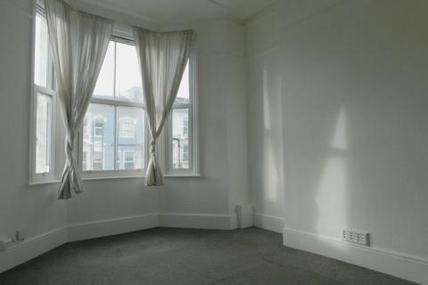 3 bedroom maisonette to rent, Southwater Road, East Sussex