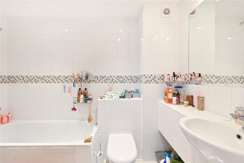 1 bedroom apartment to rent, Holloway Road, London N7
