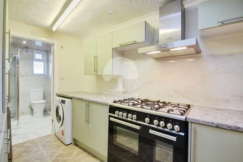 1 bedroom apartment to rent, Montrose Avenue, Datchet SL3